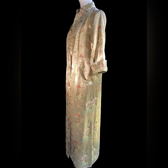 Vintage Chinoiserie Gold Brocade Long Coat. (Mc) - Picture 5 of 9